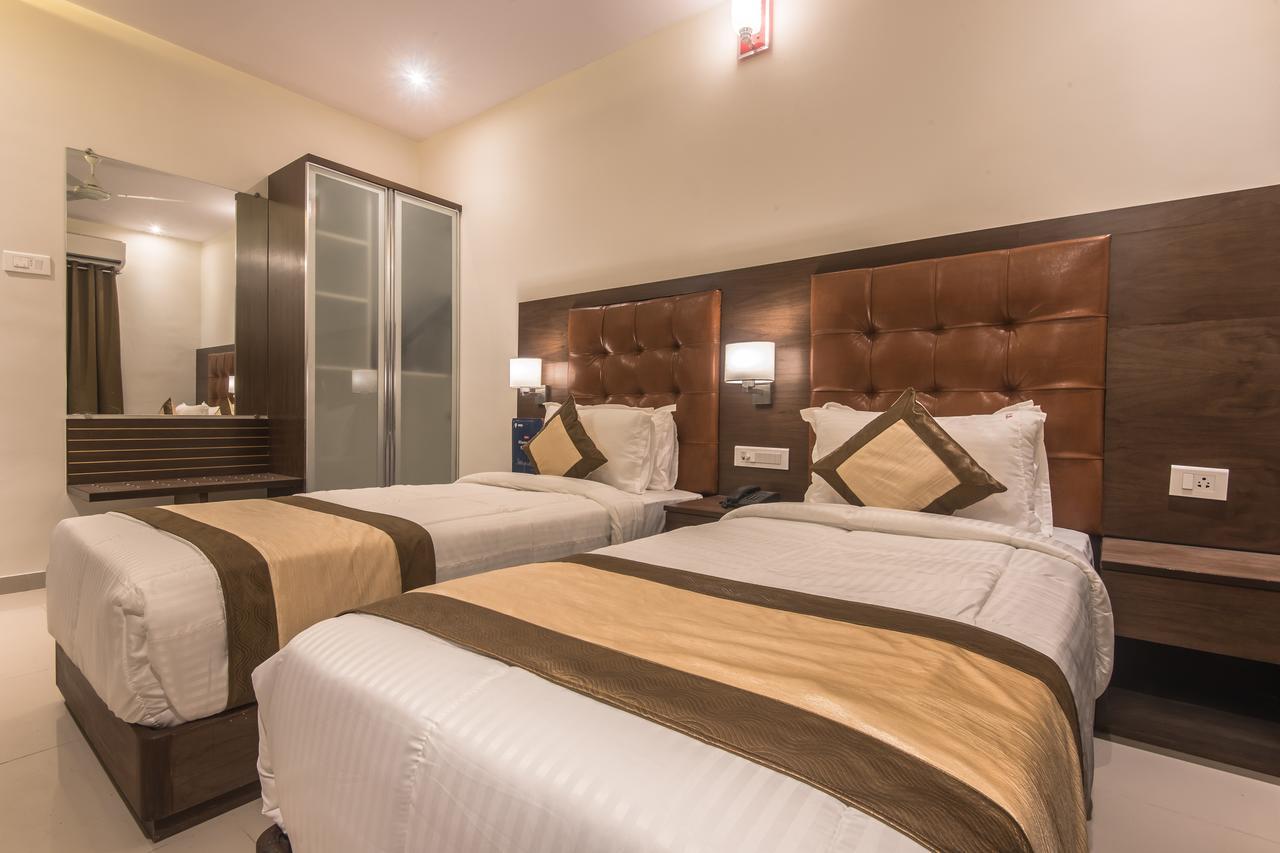 Oyo 9328 Empire Suite Navi Mumbai Exterior foto