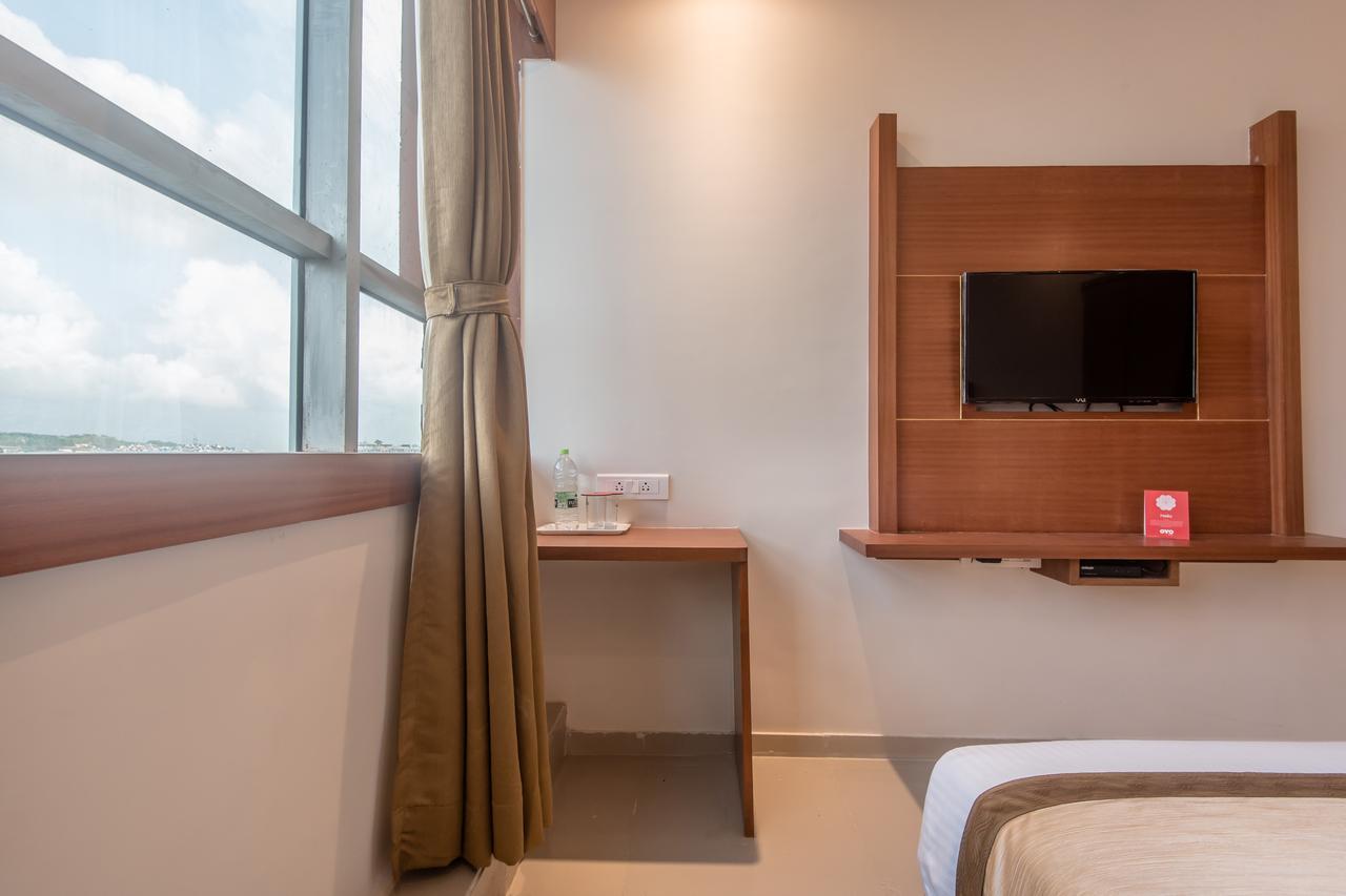 Oyo 9328 Empire Suite Navi Mumbai Exterior foto